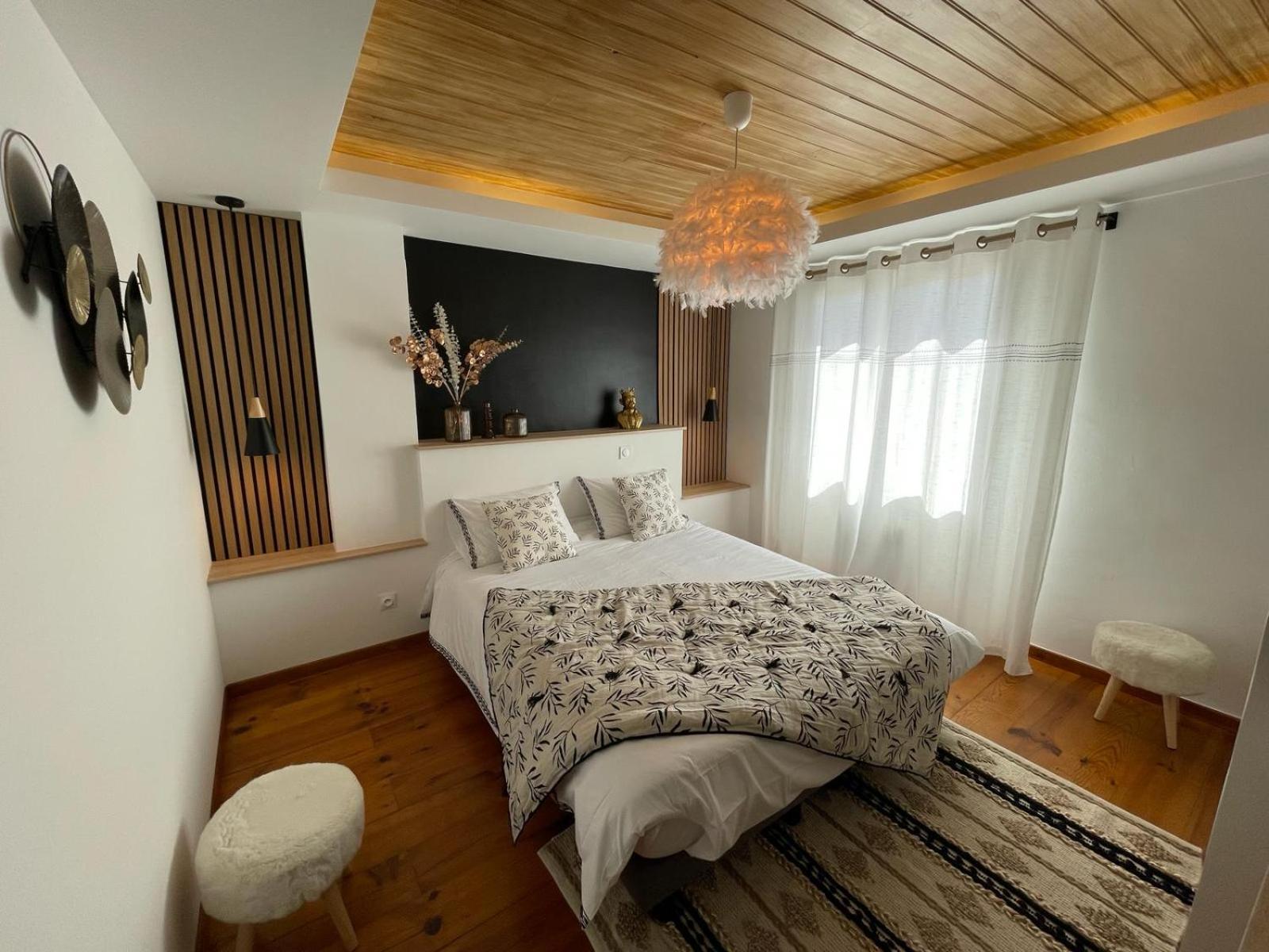 Maison Cosy, 2 Chambres, Adossee Aux Remparts Айга-Мортас Екстериор снимка
