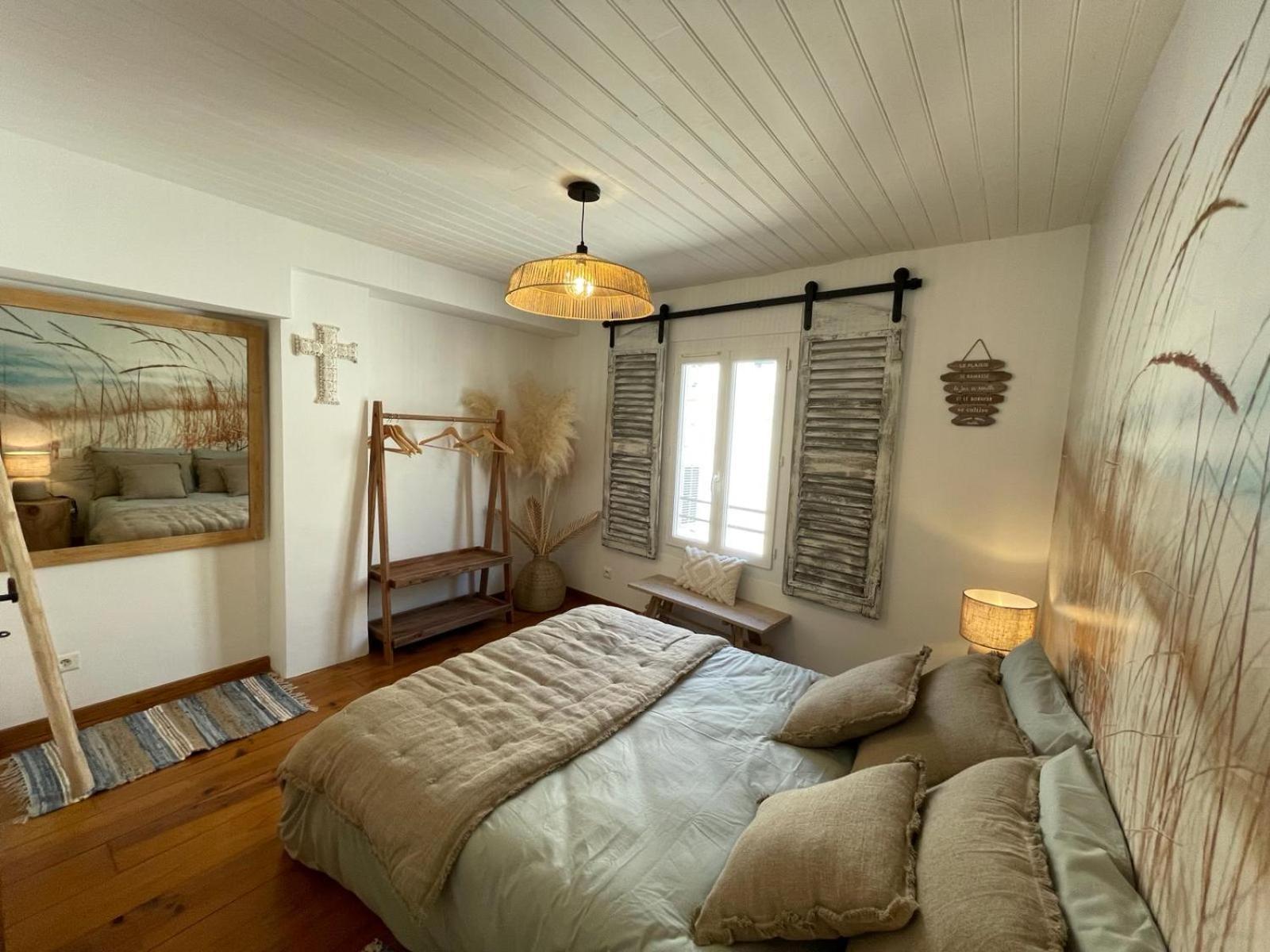 Maison Cosy, 2 Chambres, Adossee Aux Remparts Айга-Мортас Екстериор снимка