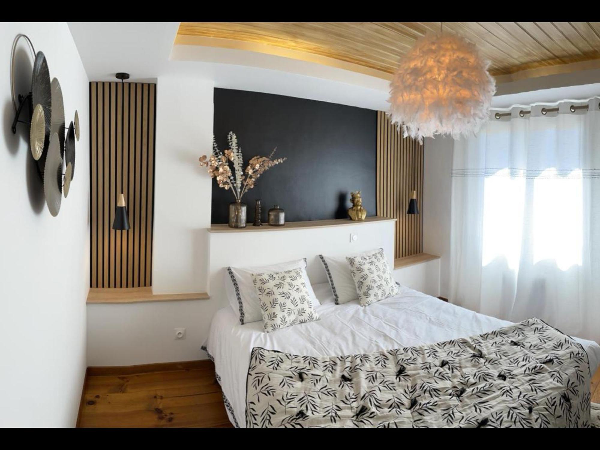 Maison Cosy, 2 Chambres, Adossee Aux Remparts Айга-Мортас Екстериор снимка