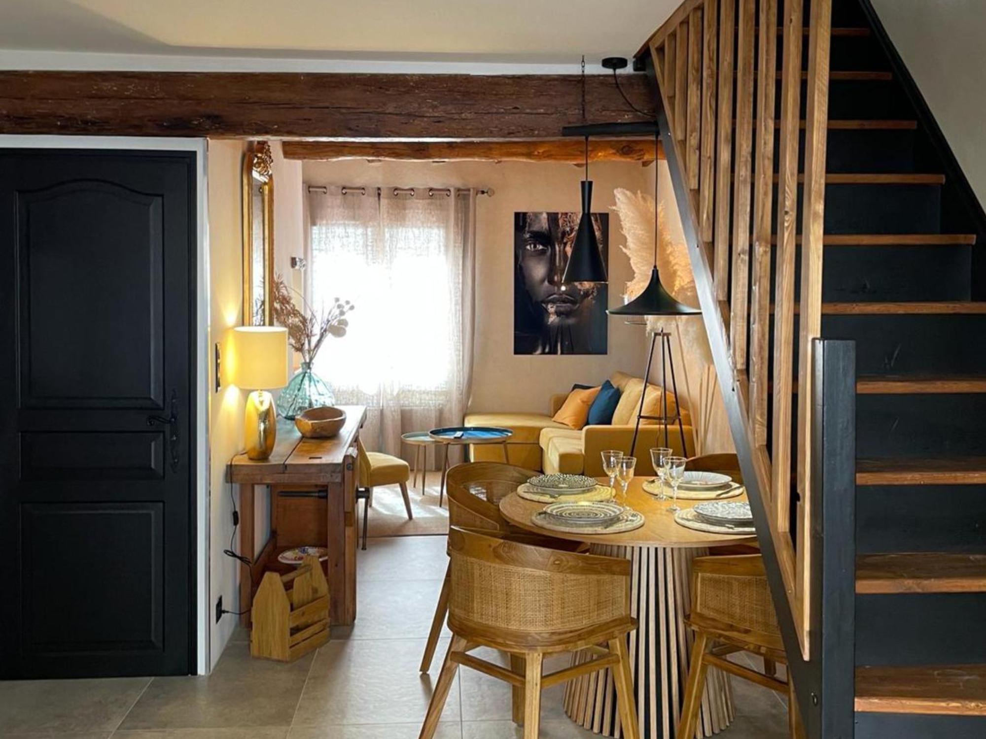 Maison Cosy, 2 Chambres, Adossee Aux Remparts Айга-Мортас Екстериор снимка