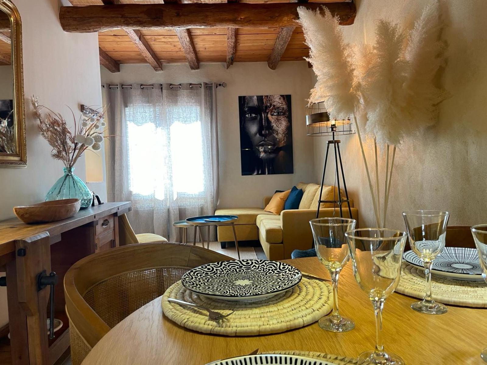 Maison Cosy, 2 Chambres, Adossee Aux Remparts Айга-Мортас Екстериор снимка