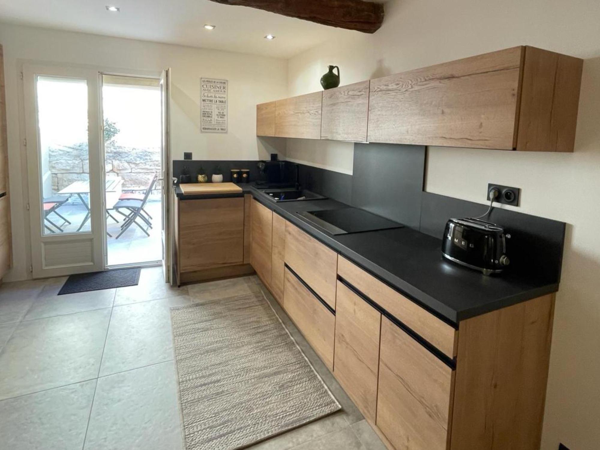 Maison Cosy, 2 Chambres, Adossee Aux Remparts Айга-Мортас Екстериор снимка